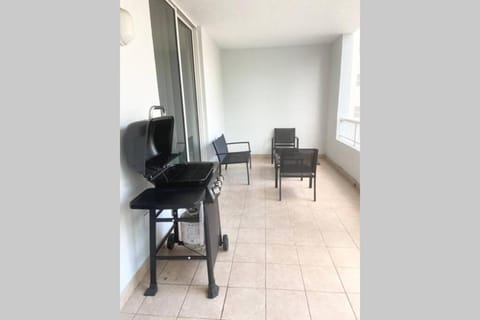Comfortable 2 BR at Brickell , Free Parking Apartment in Miami Springs