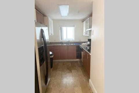 Comfortable 2 BR at Brickell , Free Parking Apartment in Miami Springs