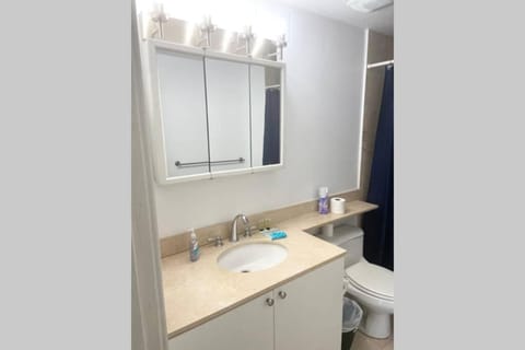 Comfortable 2 BR at Brickell , Free Parking Apartment in Miami Springs