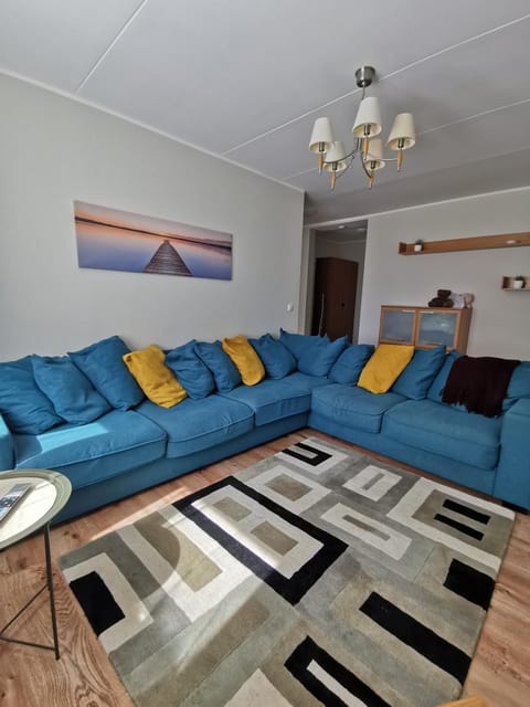 Living room, Family
