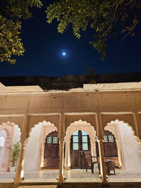 Property building, Night, Balcony/Terrace