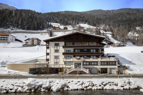 Property building, Winter