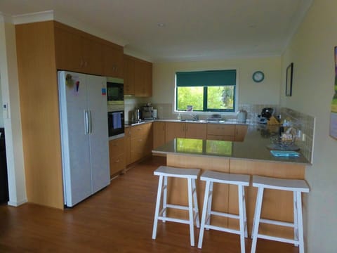 'The Lookout' at 27 Fraser Street House in Bicheno