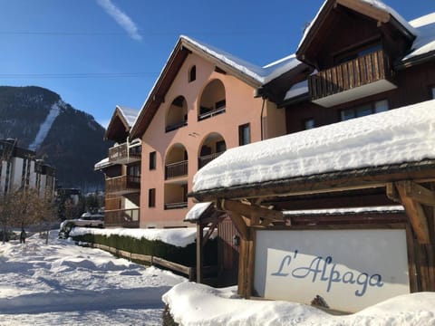 Le Refuge de L'alpaga Superbe duplex au pied des pistes avec Parking couvert gratuit Apartment in Saint-Chaffrey