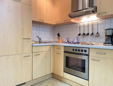 Kitchen or kitchenette, Communal kitchen
