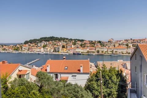 City view, Sea view