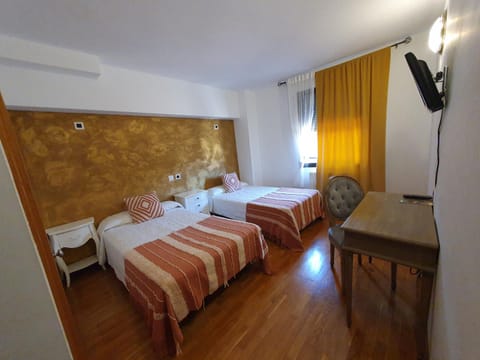 Bed, TV and multimedia, towels