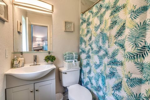 Cortez Gardens Cottage 15, Renovated and close to Beach, 3-Bed, 2-Bath 10 People Apartment in Bradenton