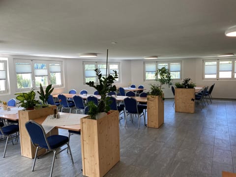 Banquet/Function facilities, Meeting/conference room