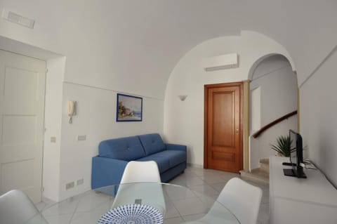 Living room, air conditioner