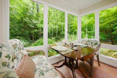 Dining area, Garden view