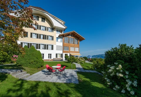 Property building, Garden, Balcony/Terrace, Garden view