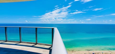 Natural landscape, Balcony/Terrace, Sea view