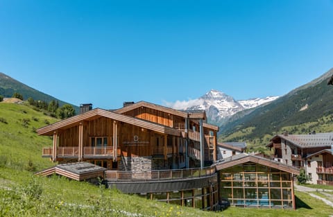 Natural landscape, Summer, Mountain view, Swimming pool
