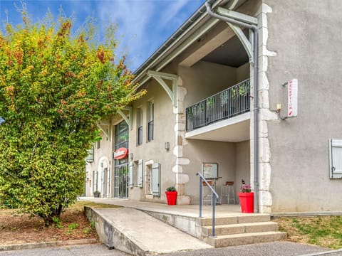 Property building, Facade/entrance