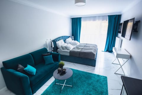 Bed, Balcony/Terrace, Other, Photo of the whole room, Bedroom, Pets, Garden view, Meals, Quiet street view, heating, locker, room service, stove, towels