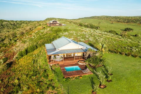 Property building, Bird's eye view, Mountain view, Swimming pool