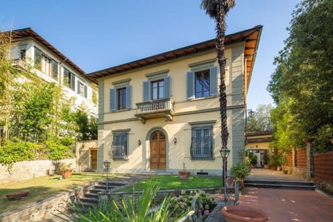 Property building, Facade/entrance, Garden