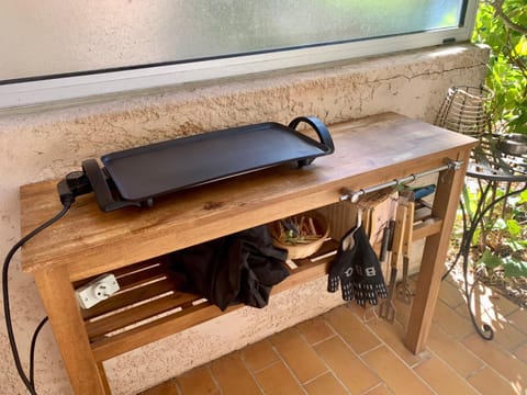 PORTISSOL T1 RDJ CLIM PARKING PRIVATIF 300m PLAGE Apartment in Sanary-sur-Mer