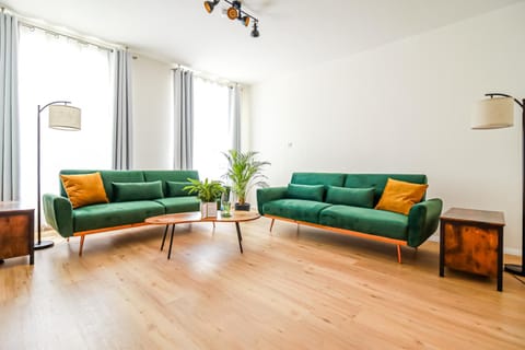 Living room, Photo of the whole room, Seating area