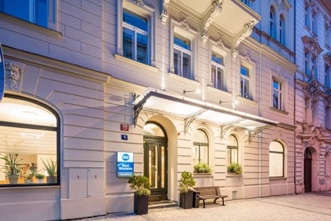 Property building, Facade/entrance
