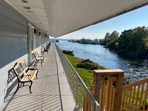 Balcony/Terrace, River view