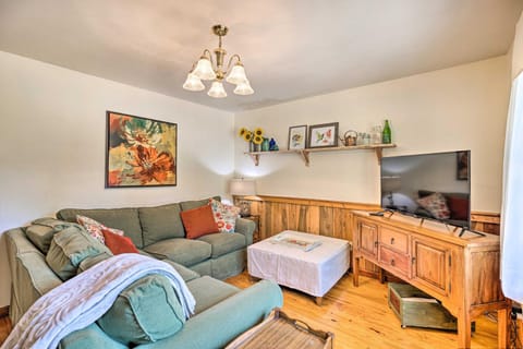 Charming Cottage Less Than 10 Mi to Wineries and Skiing! House in Massies Mill