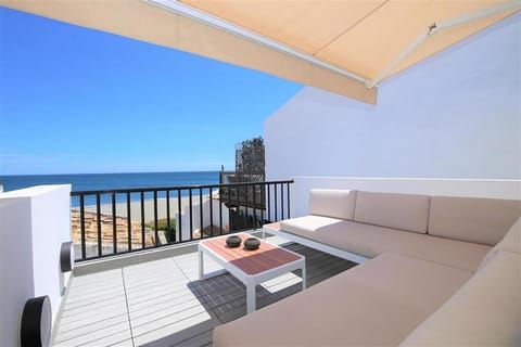 Patio, Day, View (from property/room), Balcony/Terrace, Seating area, Sea view