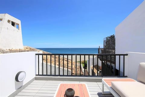 Patio, Day, View (from property/room), Balcony/Terrace, Sea view