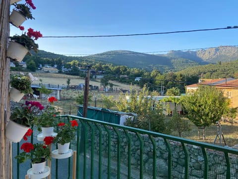 Balcony/Terrace, Mountain view