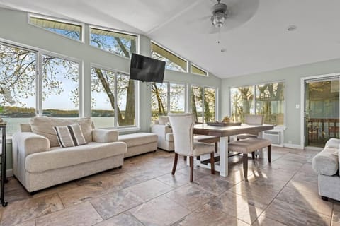 TV and multimedia, View (from property/room), Living room, Photo of the whole room, Seating area, Dining area, Lake view