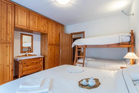 Bed, Bedroom, bunk bed