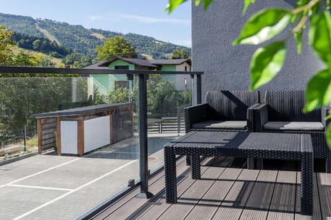 Patio, Day, Natural landscape, View (from property/room), Balcony/Terrace, Mountain view