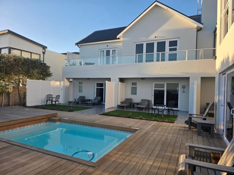 Property building, Patio, Swimming pool