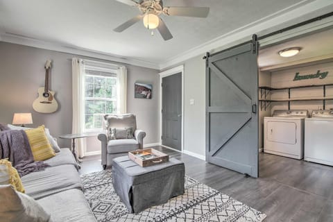 Stylish Fort Payne Retreat Hike and Rock Climb House in Alabama