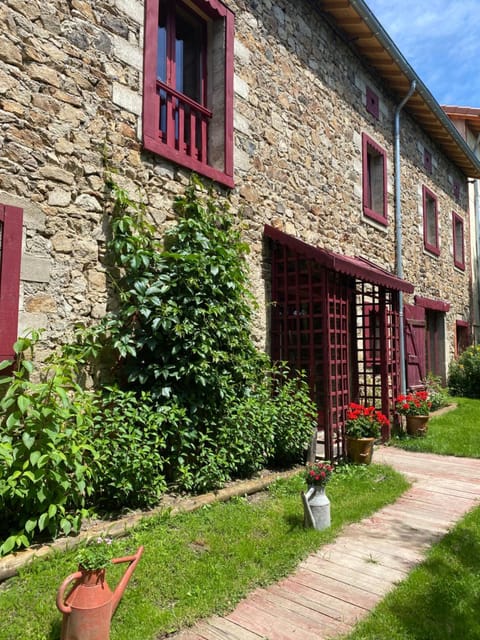 Property building, Facade/entrance, Day, Garden