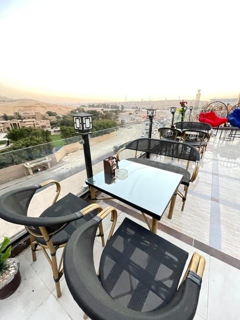 Restaurant/places to eat, City view