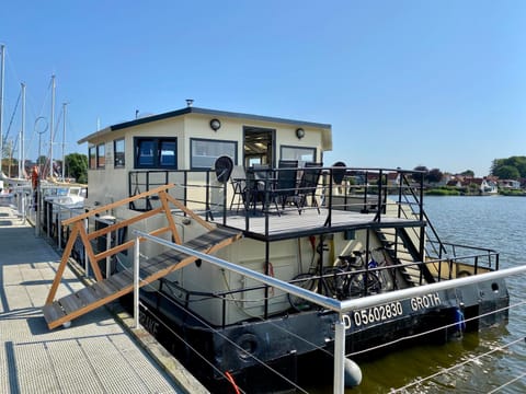 Property building, Day, Natural landscape
