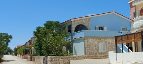 Property building, Day