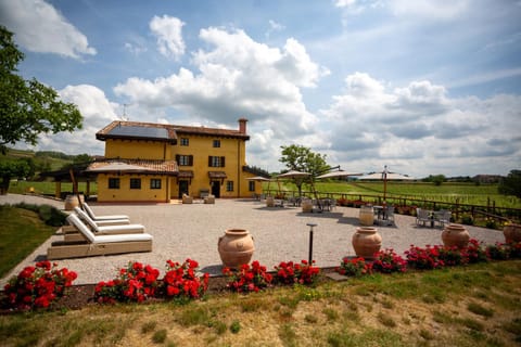 Property building, Spring, Day, Natural landscape, Garden, Garden view