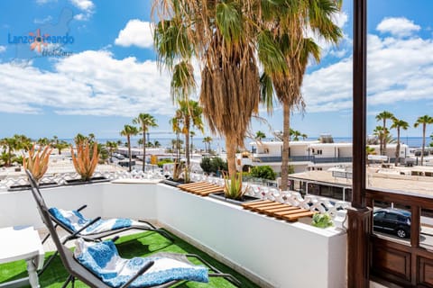 View (from property/room), Balcony/Terrace, City view, Sea view