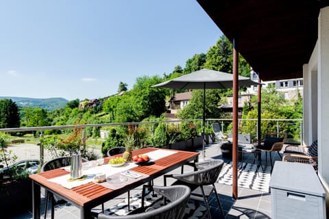 Balcony/Terrace, Mountain view