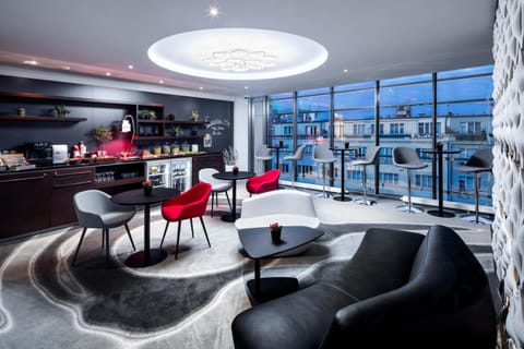 Lounge or bar, Area and facilities