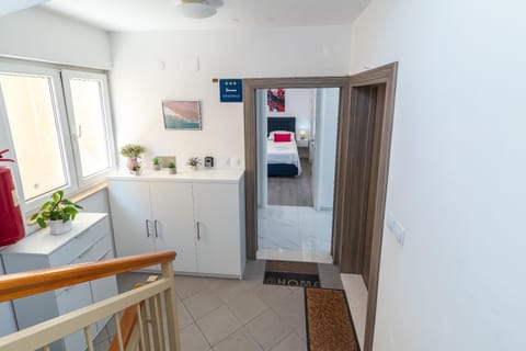 Facade/entrance, Day, Decorative detail