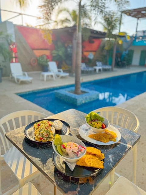 Day, Food and drinks, Food, Pool view, Swimming pool, Breakfast, Continental breakfast, Lunch, Dinner