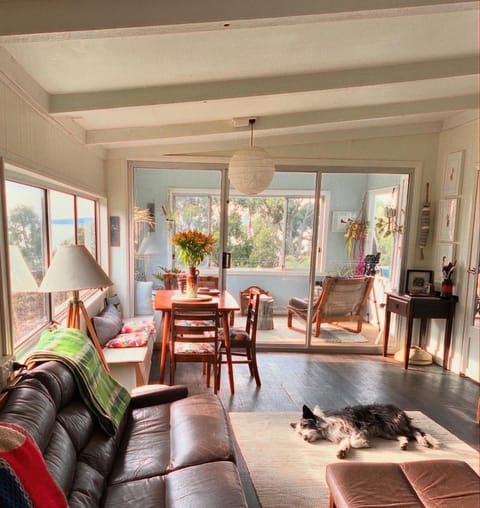 Wylah Cottage for a Peaceful Bruny Island Escape with Water Views, Fireplace & Wallabies House in South Bruny