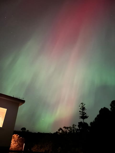 Wylah Cottage for a Peaceful Bruny Island Escape with Water Views, Fireplace & Wallabies House in South Bruny