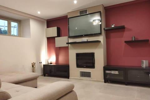 Afroditis's & Makis's apartment 2 Apartment in Leonidio