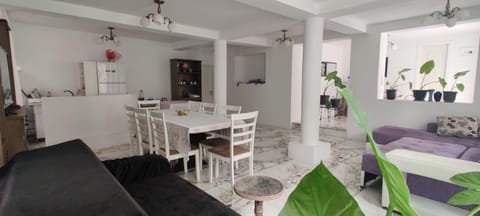 Communal lounge/ TV room, Living room, Dining area, Communal kitchen