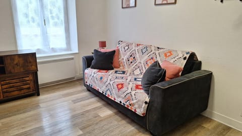 Studio meublé et équipé Apartment in Centre-Val de Loire